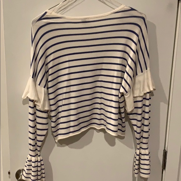 Cropped Sweater - Picture 2 of 2